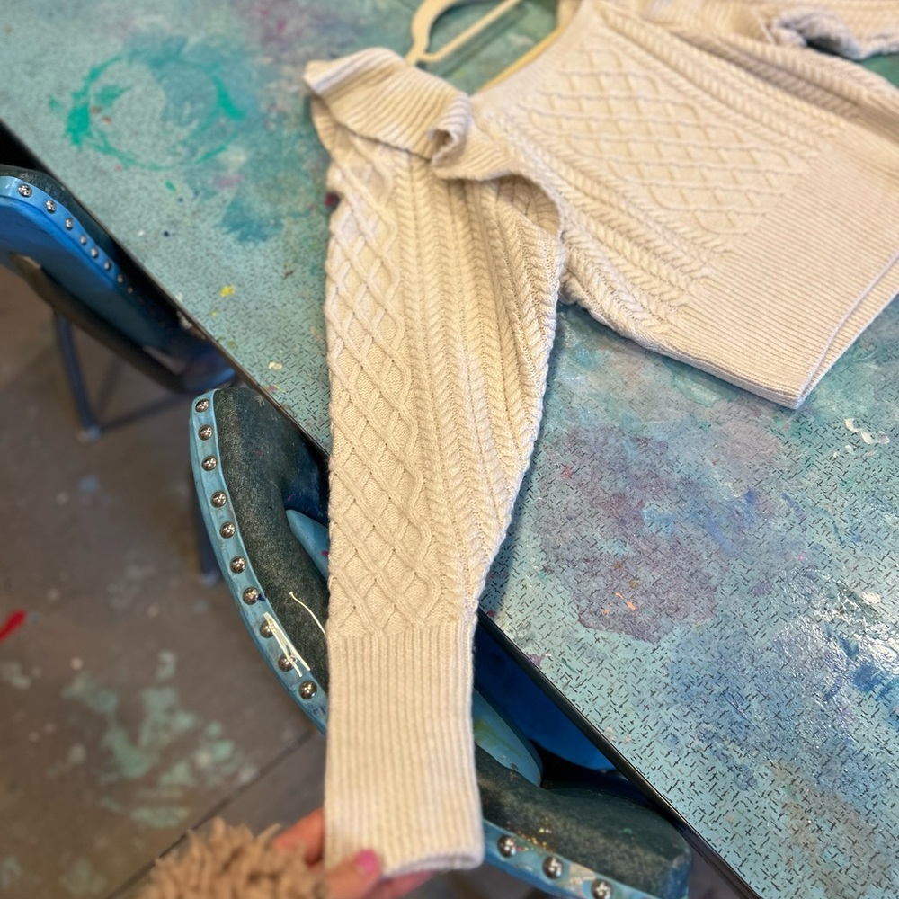 Ruffles Sweater - Picture 2 of 8
